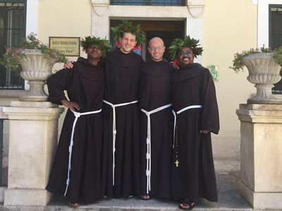 Fra Antonio Coccia, fra Renatus Nshimirimana e fra Daicolas Nsabimana hanno conseguito il baccelierato in Teologia 